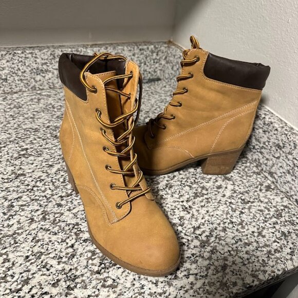 Mudd Lace-Up Heeled Combat Boots Tan Size 10 - Picture 2 of 4